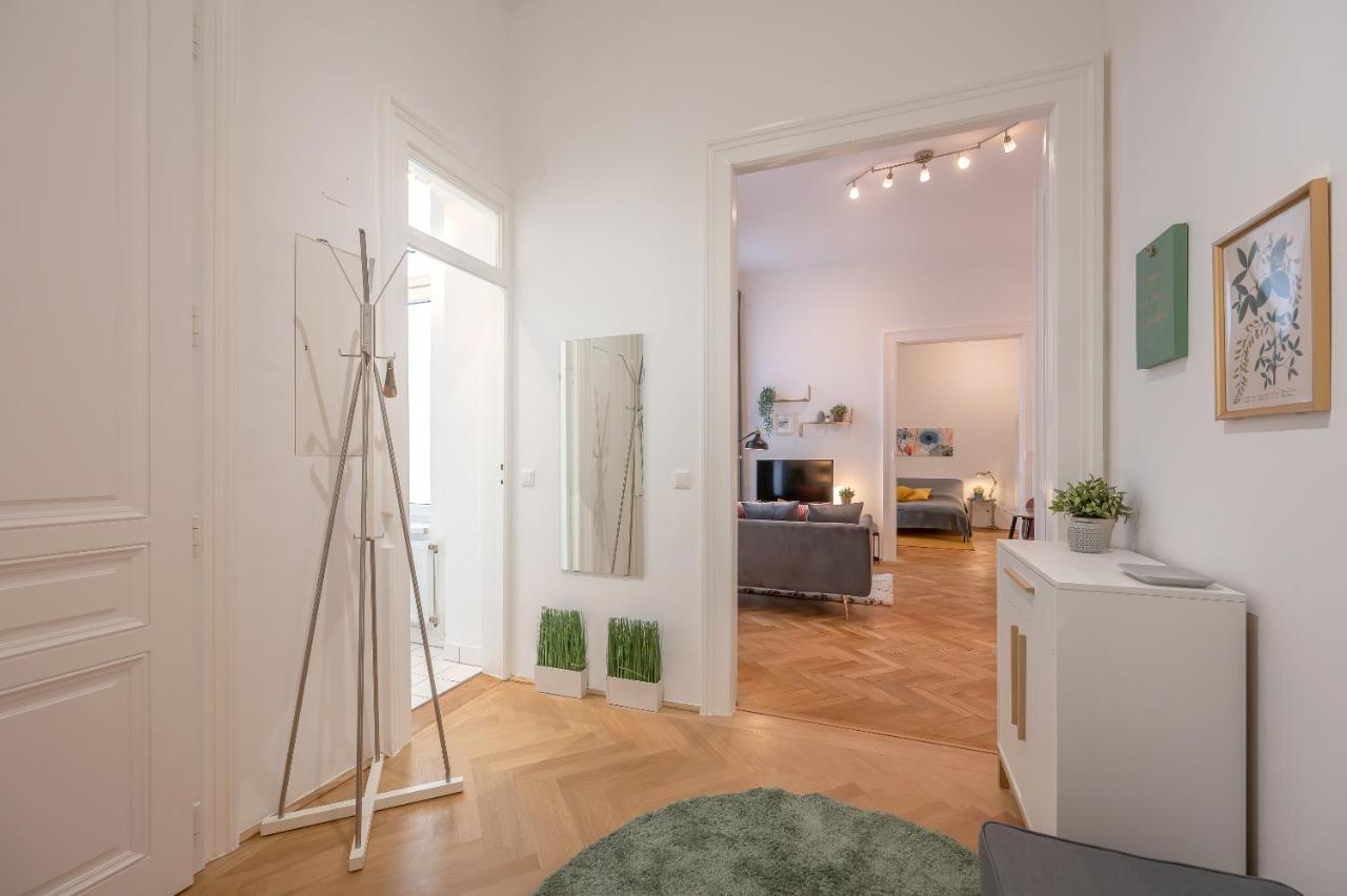 Cosy City Center Apartment Wien Exteriör bild