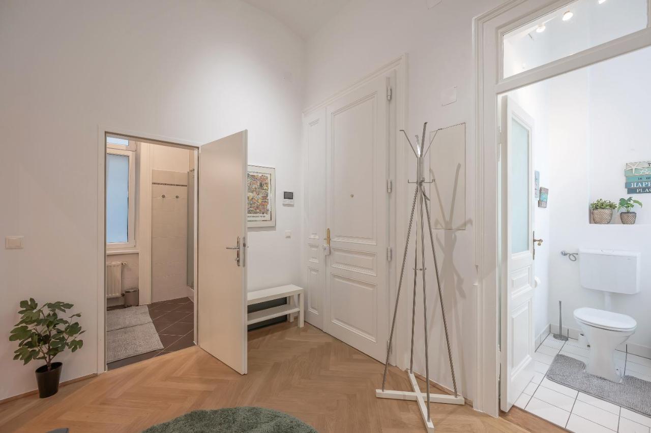 Cosy City Center Apartment Wien Exteriör bild